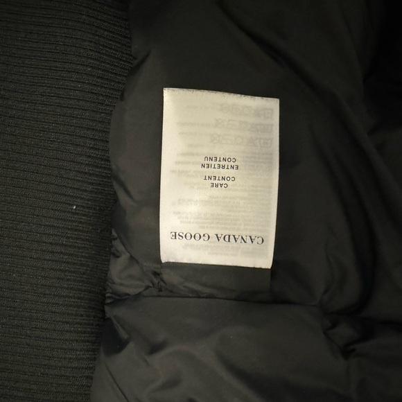 Canada Goose
Chilliwack
Bomber - White (OCTOBER'S
VERY OWN) - Picture 6 of 9